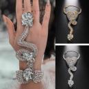 【即納】ラインストーンフィンガーブレスレットD20123